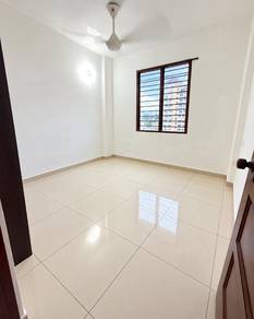 Jelutong Desa Green Block 42 For Sale|Good Condition