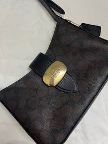 Coach Eliza Shoulder Bag In Signature Canvas