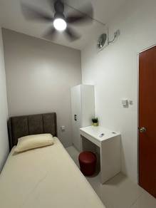 R&F mall single room (brand new furniture) for rent 
