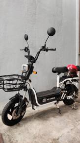 AZ E-bike Electric Scooter with Front Basket