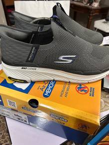 Skechers