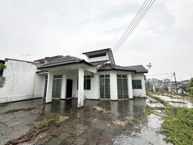 Cheap / Full Loan / Puteri Wangsa / Single Storey Corner / Extended