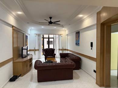 Straits Court Condominium
