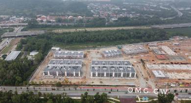 Facing Main Road Cybersouth Dengkil Brand New Office Space 24x70 Rent