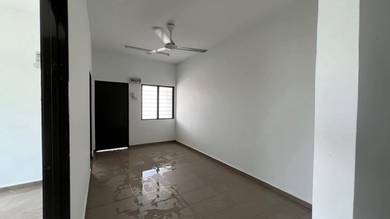 Rent Jalan Seri Gambut Klang Terrace House,End Lot,Near Kota Kemuning
