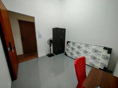 Uda Utama Room for Rent Upstairs of Shoplot🔥