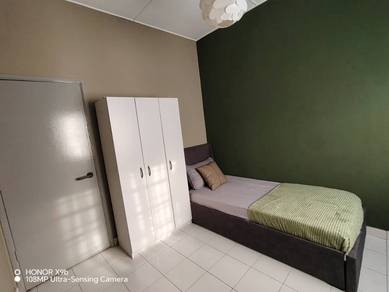 Sharing room in terrace house bandar puteri klang