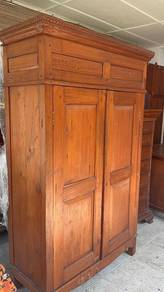 Antik teak Java wardrobe