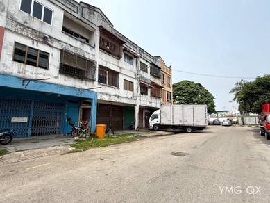 Taman Sentosa Ground Floor Near Petronas Shoplot for Sale at Klang