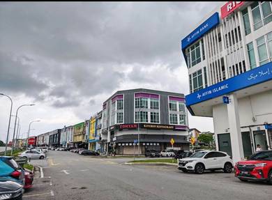 Senai Utama 3 Storey Shop For Sale