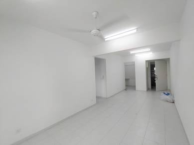 I-Santorini | 3 Car Park | Worth Buy | Near Quayside, Brezza