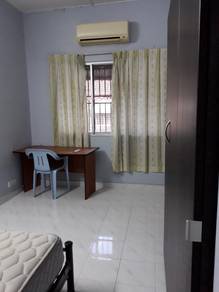 Usj 2 house room for rent at subang jaya Medium room
