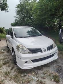 Nissan LATIO 1.6 SPORT ST-L (A)