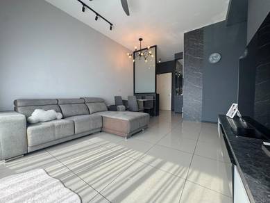 Unblock view Fully Renovated 2 Bedrooms 8 Scape Residences