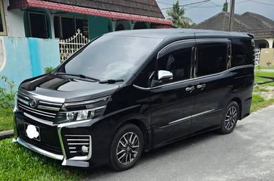 Toyota VOXY 2.0 ZS (A)