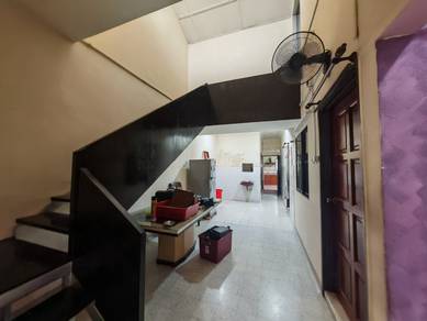 Taman Petaling Indah, palm Grove, 1sty terrace, renovated, 20x80sf