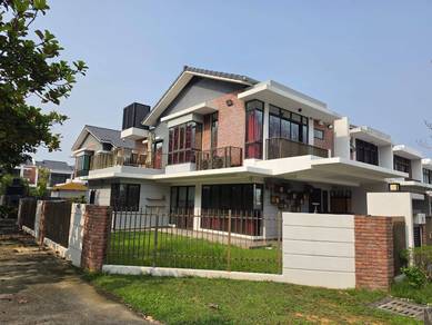 Corner Lot Facing Playground And Renovated 2 Storey Elmina Valley 3