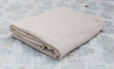 C109 Selimut Toto 214x254 cm King Comforter Quilt
