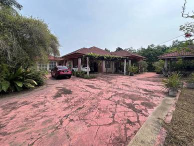 Banglo Tanah Luas Sg.Puteri Kuala Rompin
