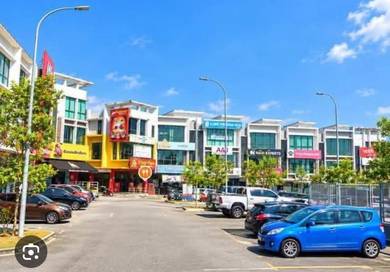 Corner Ground Floor Shop,Bdr Seri Putra, Kajang crowded area for rent