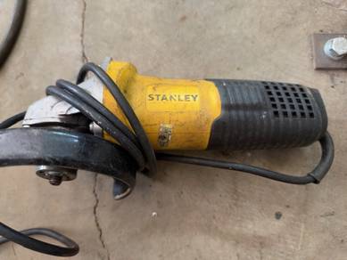 USED 4" Angle Grinder Bosch & Stanley  - B1F1