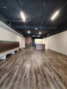 LEBUH VICTORIA , Ground floor shop house for rent  -- la 3444sf