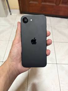 iPhone 16e 128gb black used