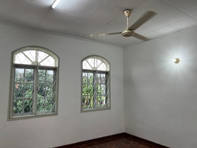 USJ 14 - Freehold, Spacious double storey 4 bedrooms house for sale