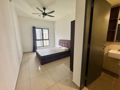 D'Quince Damansara Perdana|Master Room with Private Bathroom (No AC)