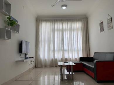 Golden sands / JB town / 5mins to CIQ / Good investment / Full loan