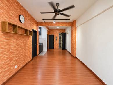 Freehold Ada Balcony Pangsapuri Sutera Bayu, Taman Bukit Palma, Kajang