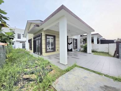Rumah Semi D 1 Tingkat,Jalan Merbuk, Taman Bentara, Telok Panglima Gar