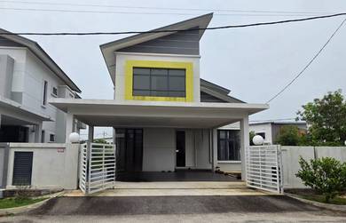Corner [Freehold] 2 storey Bungalow with Huge land Taman One Krubong