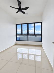 Waterside Residence Condo 1249sf 3room 2carpark Sea View in Gelugor