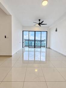 Waterside Residence Condo 1249sf 3room 2carpark Sea View in Gelugor