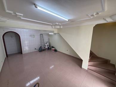 Kulai Saleng Jambu Air 2 Storey Low Cost Terrace Full Loan Renovated
