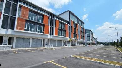 2 Units Side-by-Side Shoplot Bdr Tasik Puteri Rawang