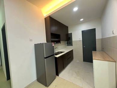 Renovated + Fully Furnished Lakefront Homes Pr1ma Cyberjaya Local Only