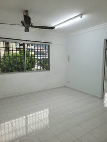 Taman Pekaka (Block 31A) 850SF 3-Bedrooms Kitchen Cabinet 1-C/Carpark