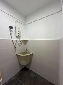 Taman free school flat, renovation, free parking