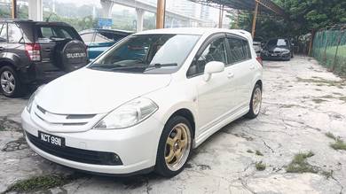Nissan LATIO 1.6 SPORT HATCHBACK F/SPEC