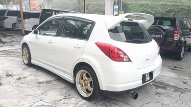 Nissan LATIO 1.6 SPORT HATCHBACK F/SPEC