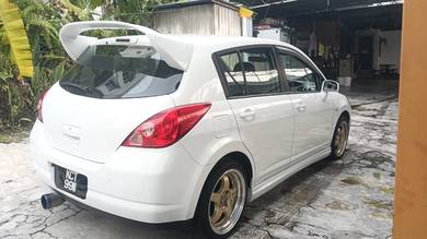 Nissan LATIO 1.6 SPORT HATCHBACK F/SPEC