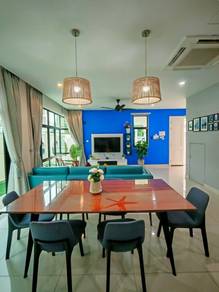 Fully & tastefully furnsihed, move-in condition!