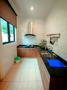 Fully & tastefully furnsihed, move-in condition!