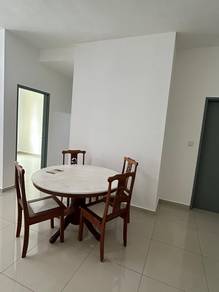 Parkland @ Kajang 2 for rent ( 2B2R) Balcony unit NEXT TO KTM