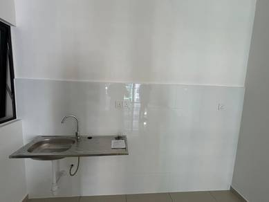 Parkland @ Kajang 2 for rent ( 2B2R) Balcony unit NEXT TO KTM