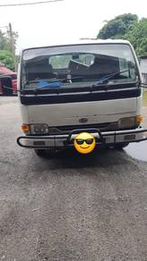 Lori Roro/Arm roll nissan ud