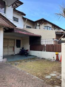 Master Bedroom With Private Bathroom - For Rent