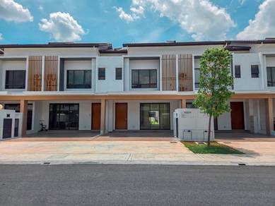 RENOVATED ‼️ 2 Storey Terrace, Gamuda Cove Dengkil